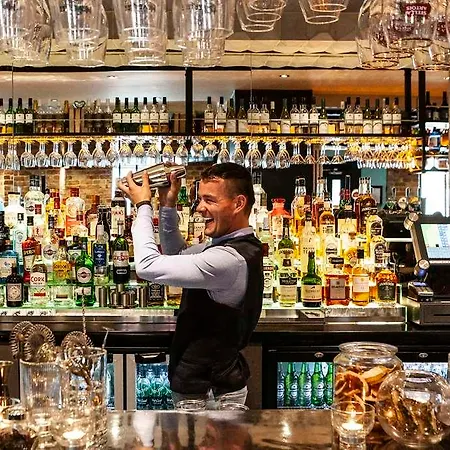 מלון The Address Connolly 4*