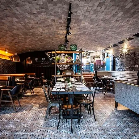 מלון The Address Connolly בריי